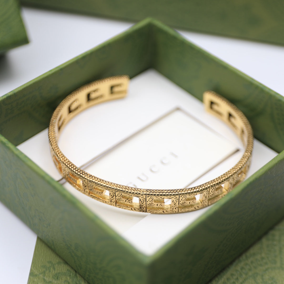 18K Gucci Cube Bracelet