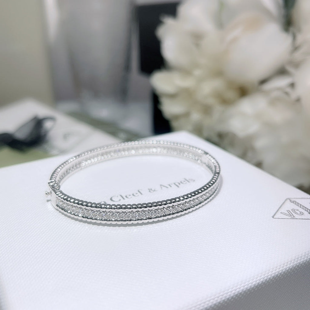 18K Van Cleef & Arpels White Gold Perlee Diamonds One Row Bracelet