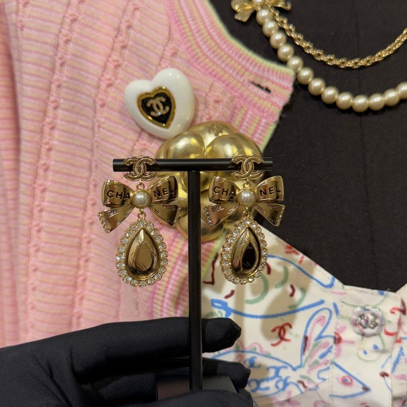 18K Chanel 25K Golden Bow Earrings