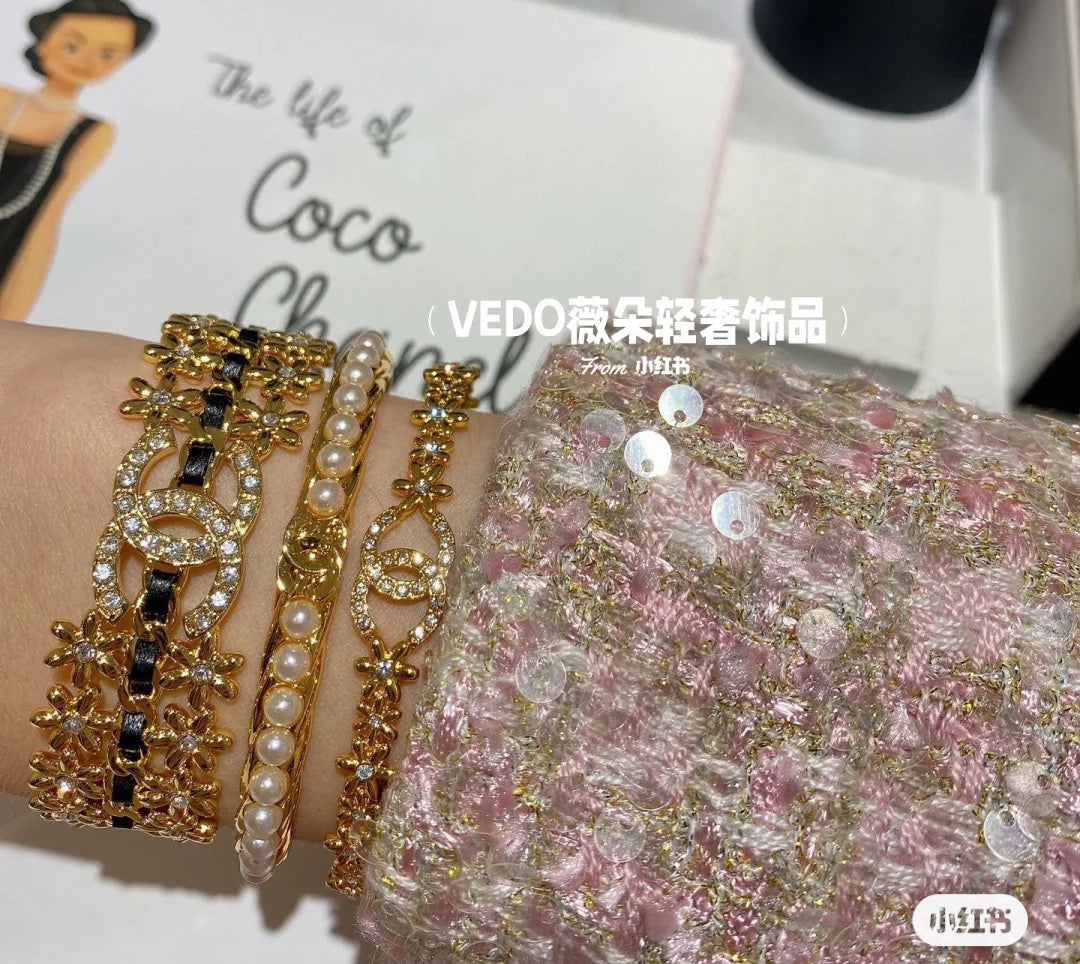 18K Chanel Open Cuff Strass Bracelet