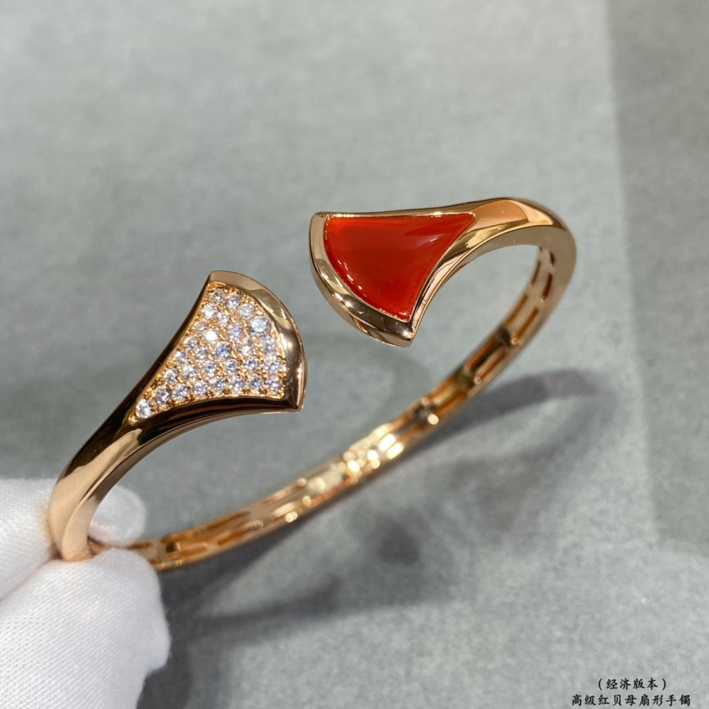 18K BVLGARI BV DIVAS' DREAM Carnelian Bangle Bracelet