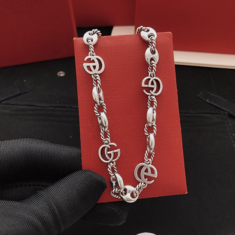 18K Gucci Interlocking G Twist Chain Necklace