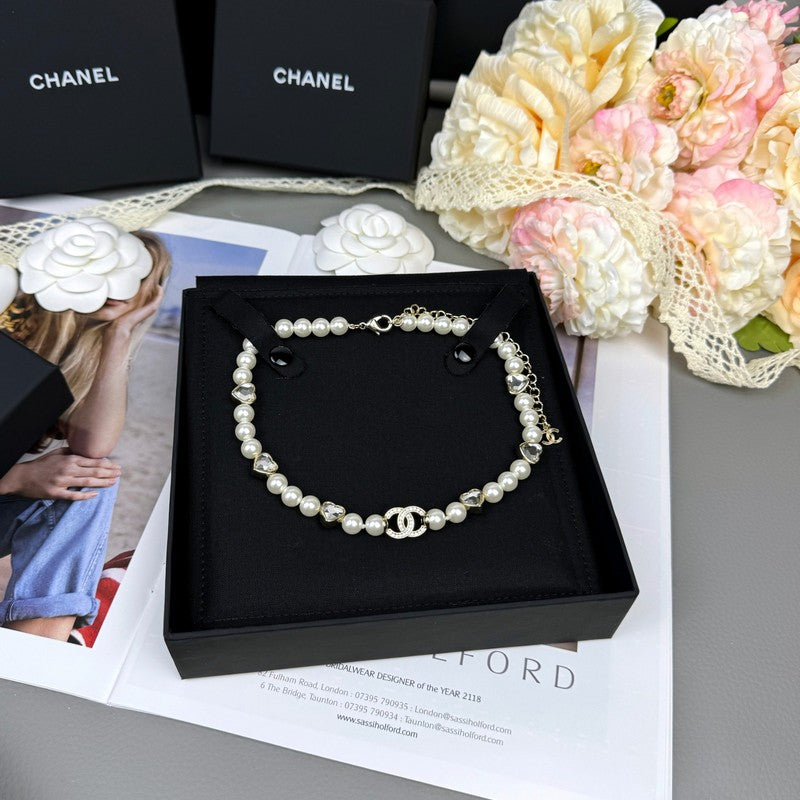 18K Chanel 25B Pearl Heart Choker Necklace