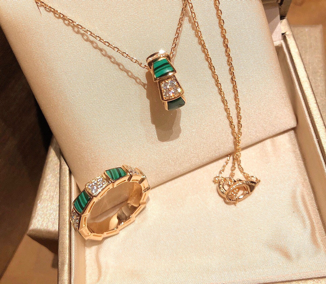 18K BVLGARI BV Serpenti Viper Malachite Ring