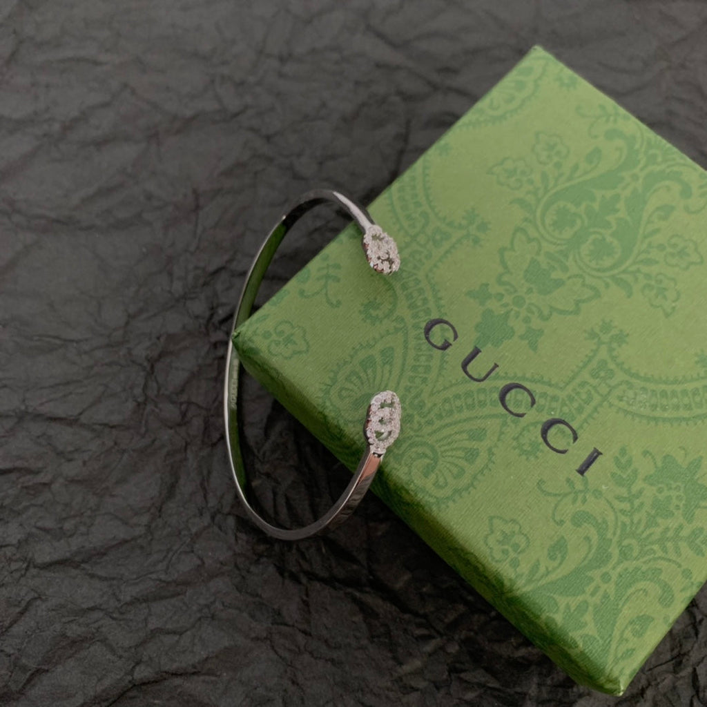 18K Gucci Running Diamond Cuff Bracelet