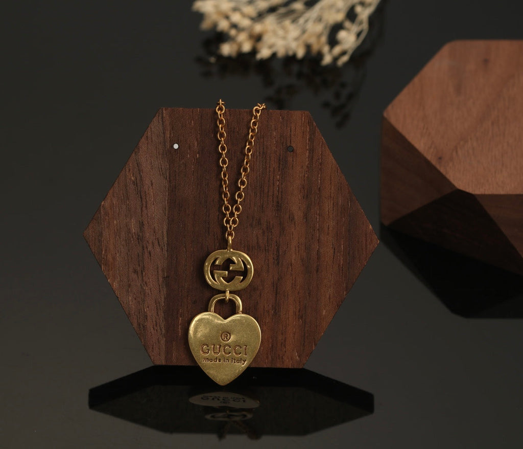 18K Gucci Heart Pendant Necklace
