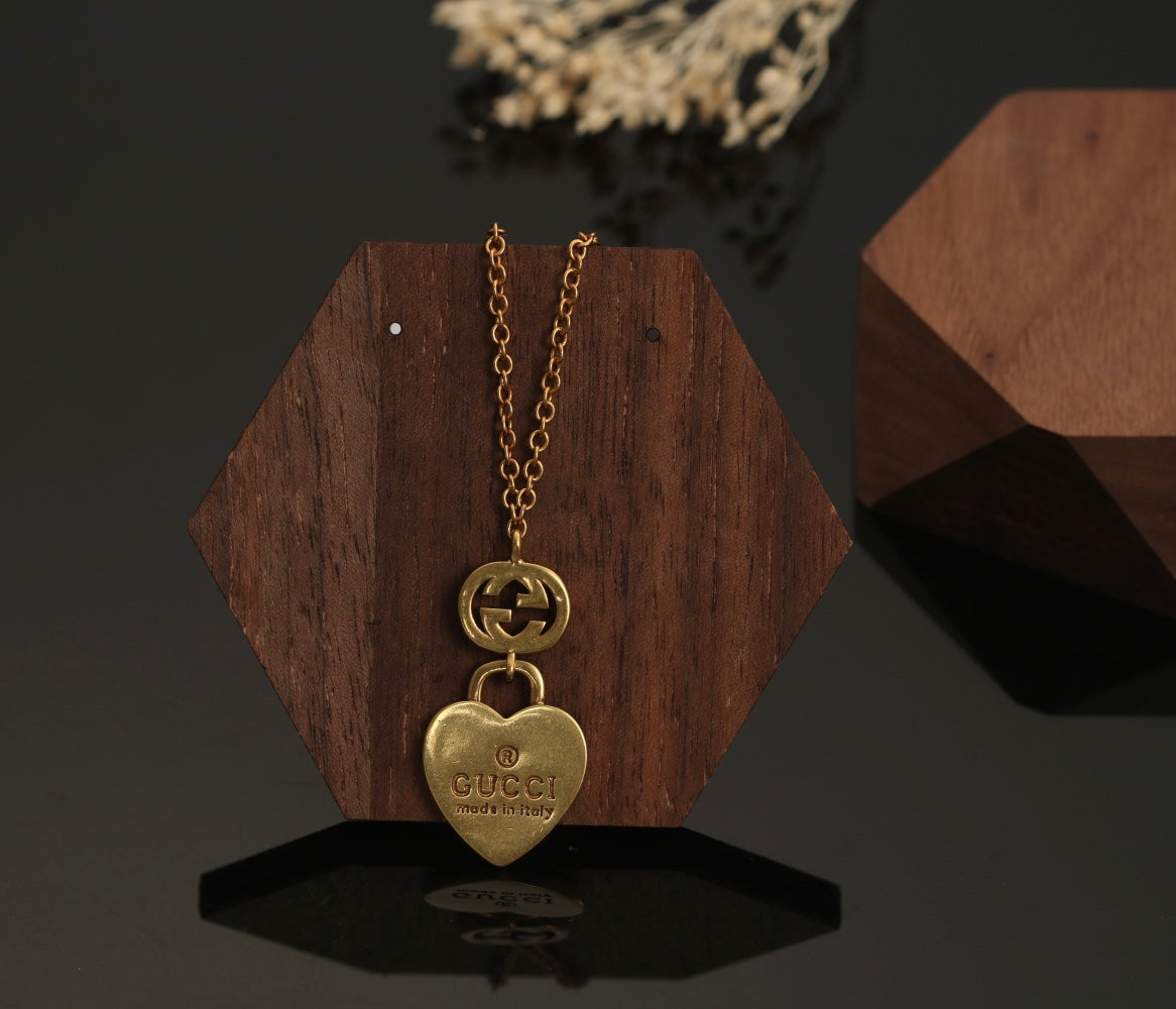 18K Gucci Heart Pendant Necklace