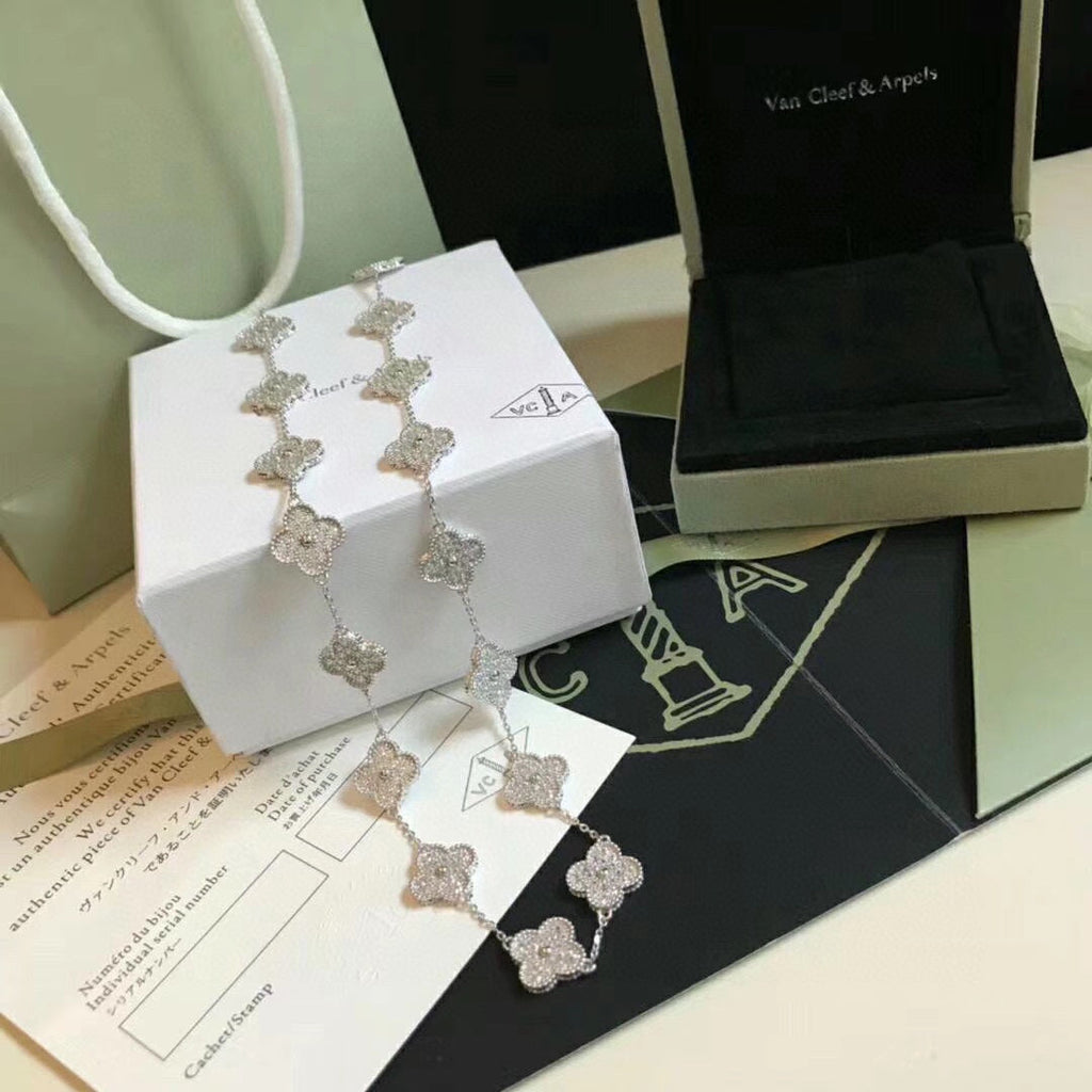 18K Van Cleef & Arpels Vintage Alhambra 20 Motifs Long Necklace