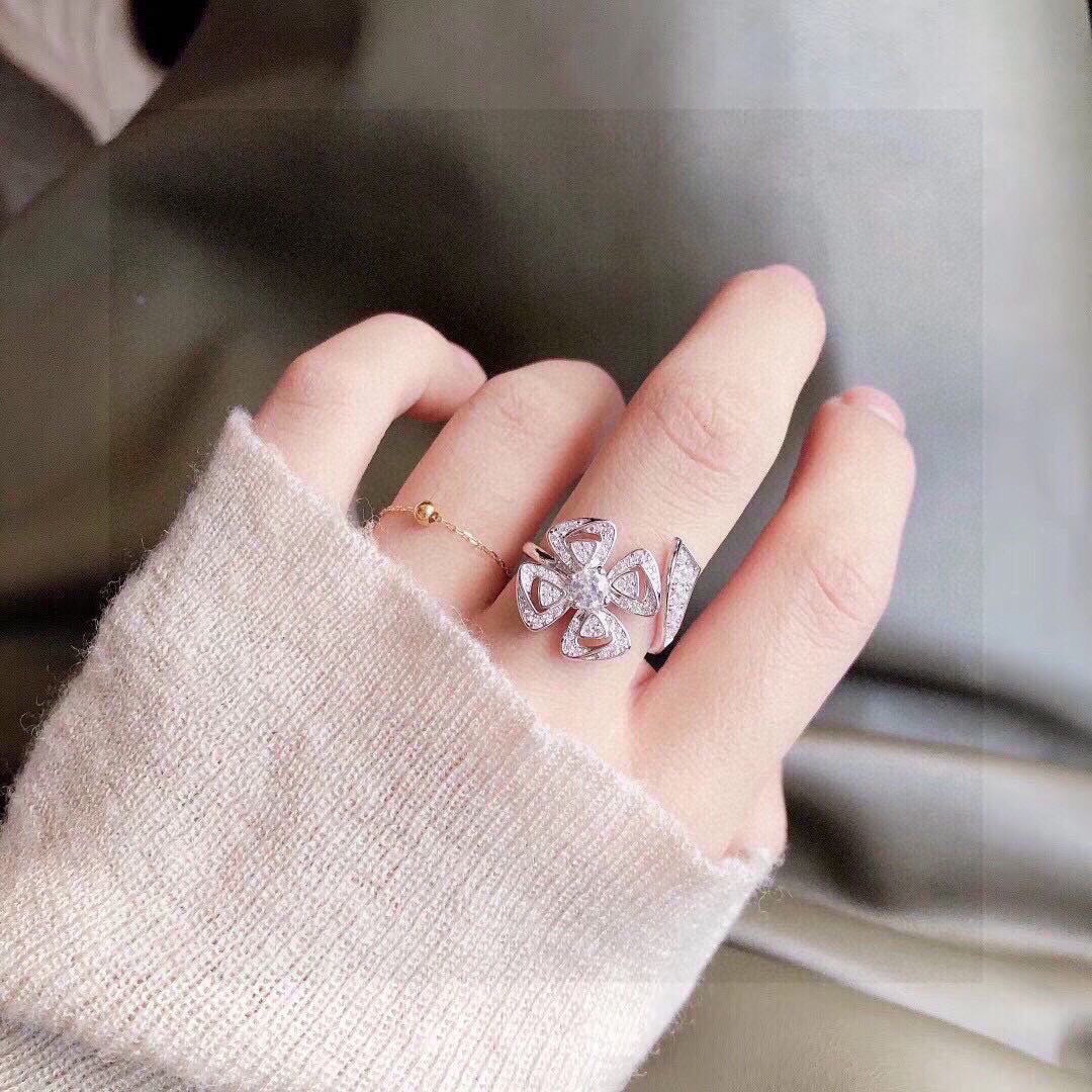 18K BVLGARI BV Fiorever Ring