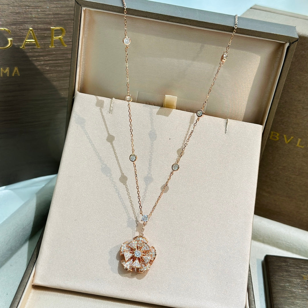 18K BVLGARI Divas' Dream Diamond Necklace