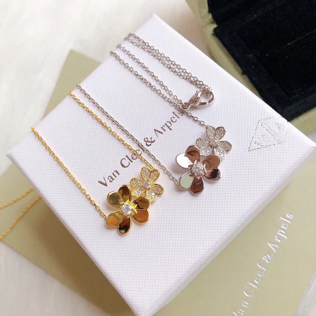 18K Van Cleef & Arpels Frivole Clover Clover Necklace