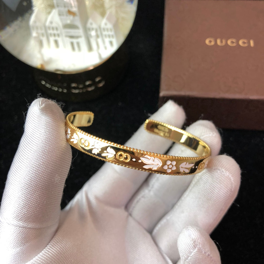 18K Gucci Icon Blossom Enamel Bangle Bracelet