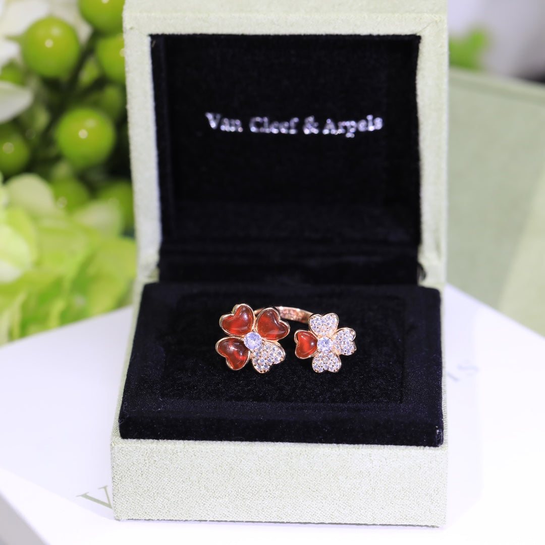 18K Van Cleef & Arpels Cosmos Between the Finger Diamond Ring