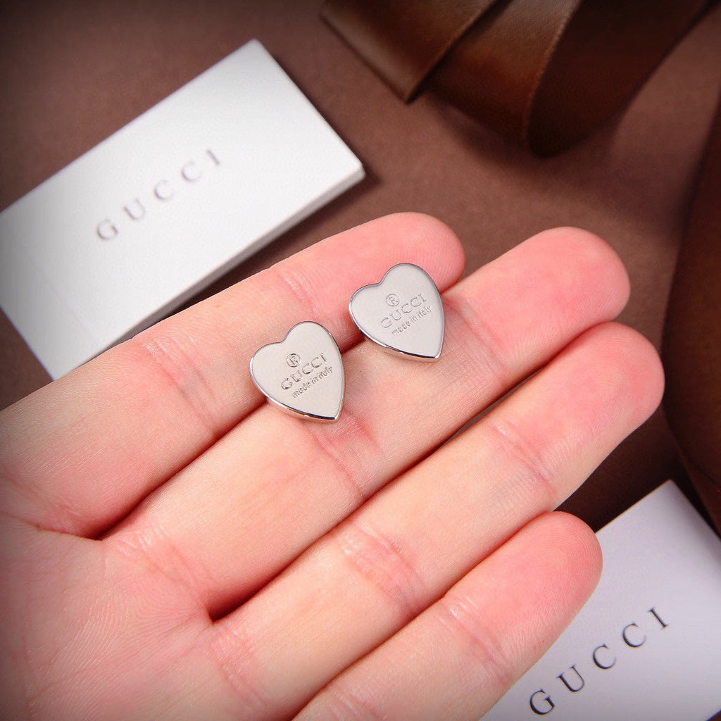 18K Gucci Heart Earrings
