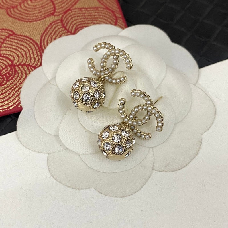 18K Chanel Drop Diamond Earrings