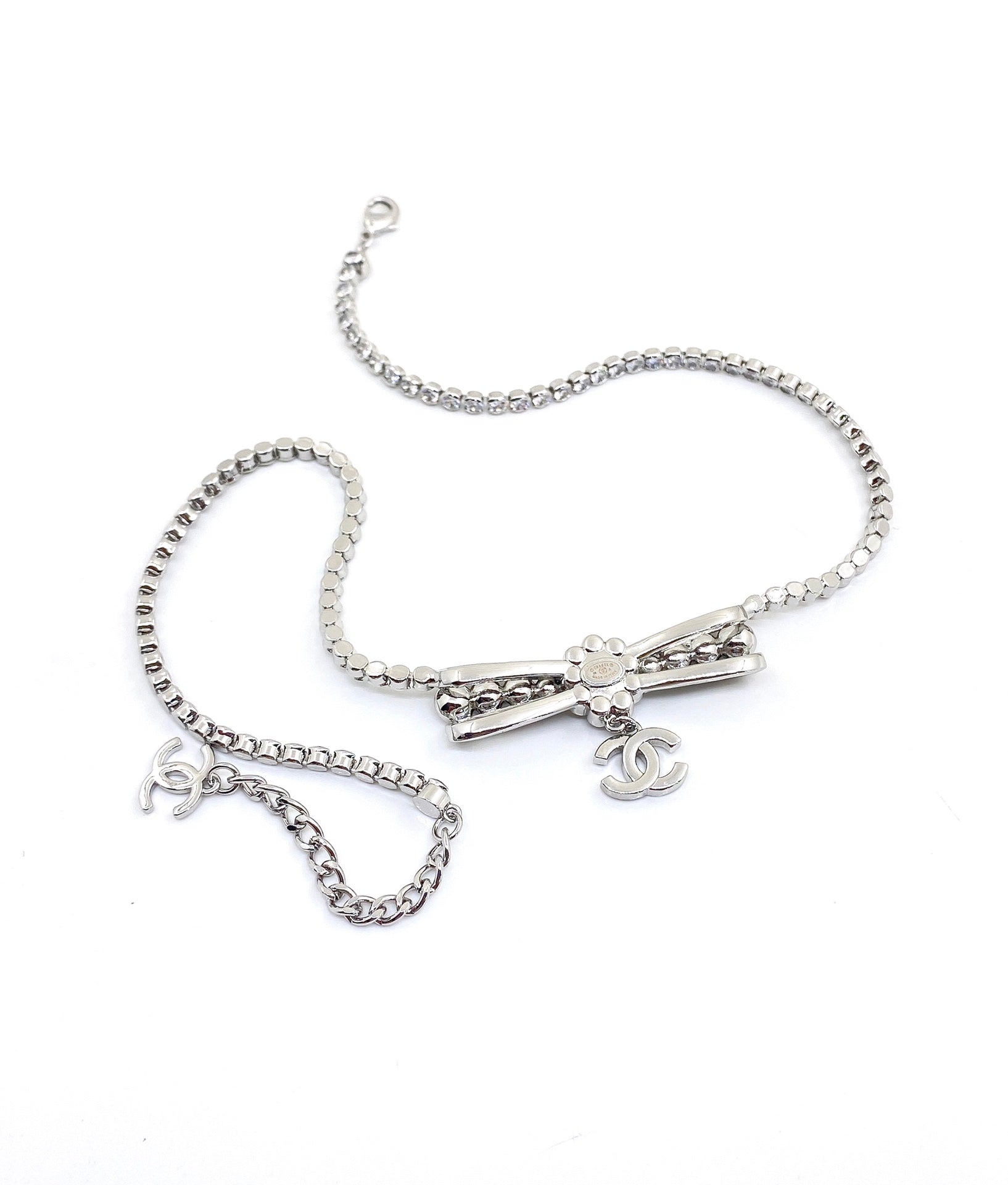 18K Chanel Diamonds Bow Tie Necklace