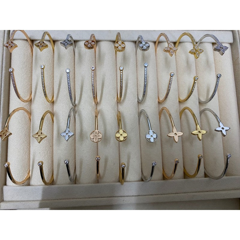18K Louis Vuitton Blossom Gold Bracelet