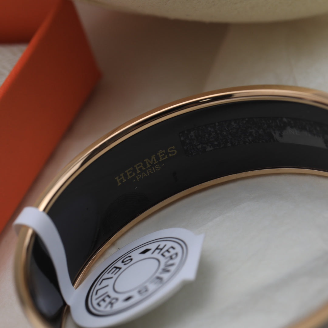18K Enamel Wide Bangle Hermes Bracelet