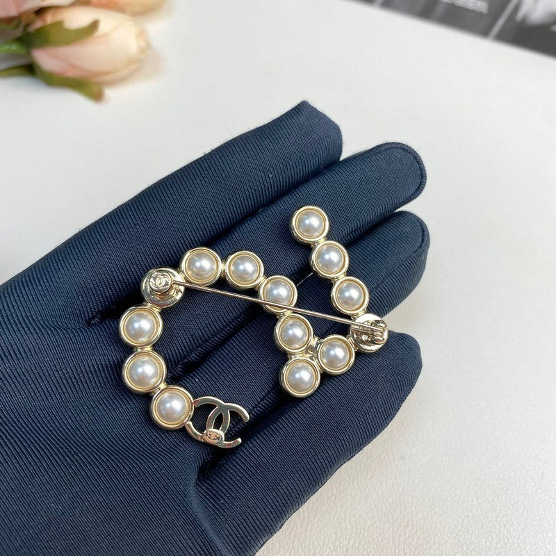 18K Chanel No.5 Pearl Gold Brooch