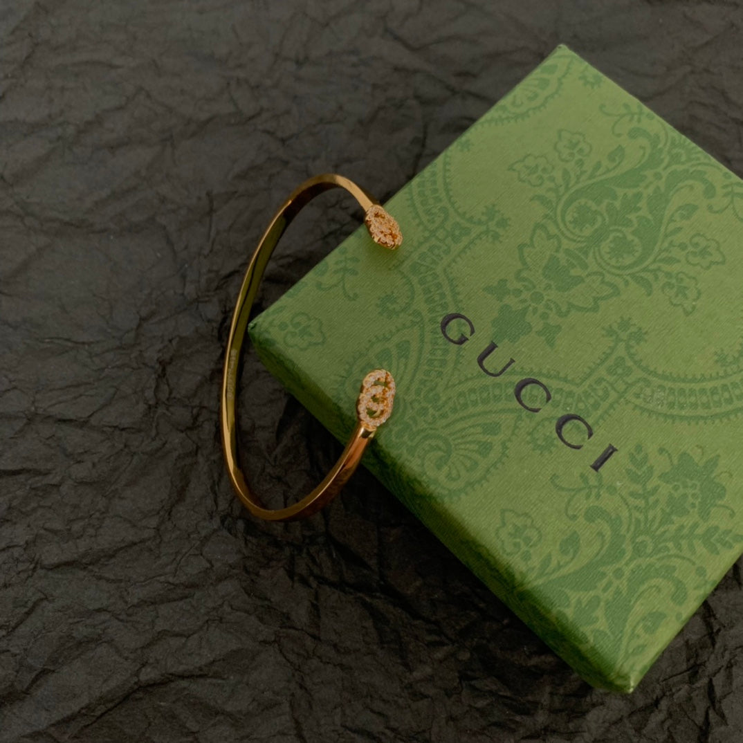 18K Gucci Running Diamond Cuff Bracelet