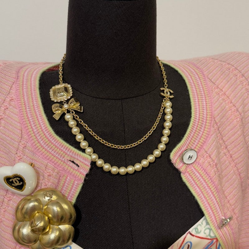 18K Chanel 25K Butterfly Pearl Necklace