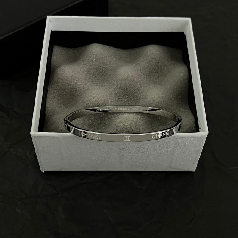 18K Chanel Gold Vintage Bracelet