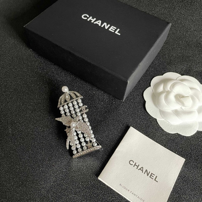 18K Chanel Birdcage Diamond Brooch