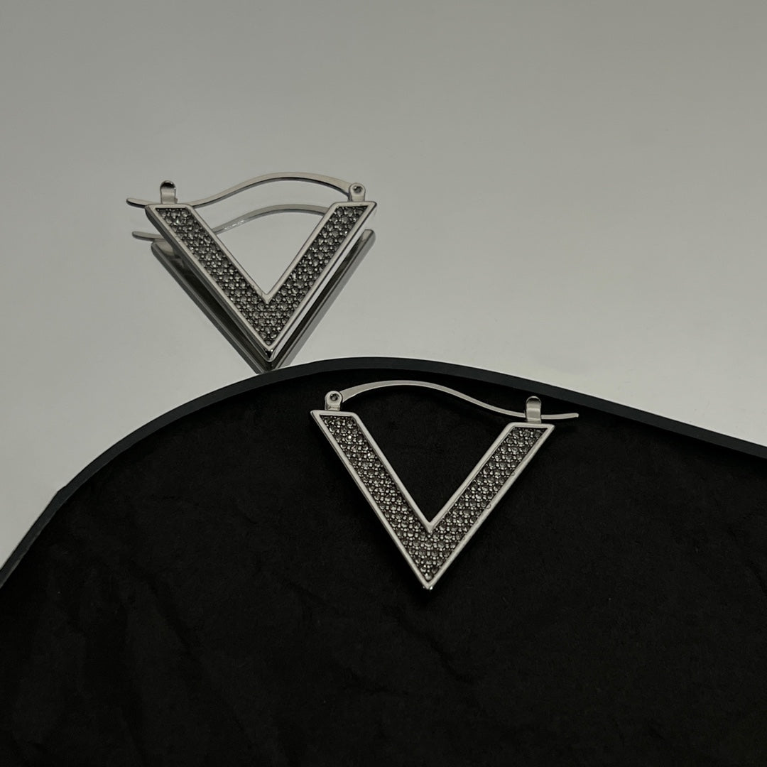18K Valentino Vlogo Diamonds Earrings
