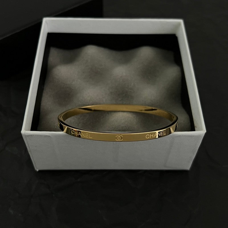 18K Chanel Gold Vintage Bracelet