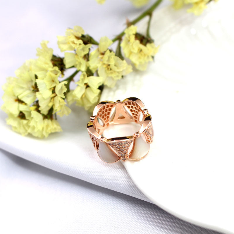 18K BVLGARI Divas' Dream Ring