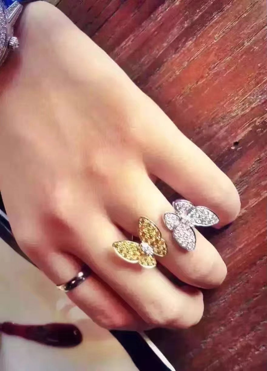 18K Van Cleef & Arpels Two Butterfly Between the Finger Ring