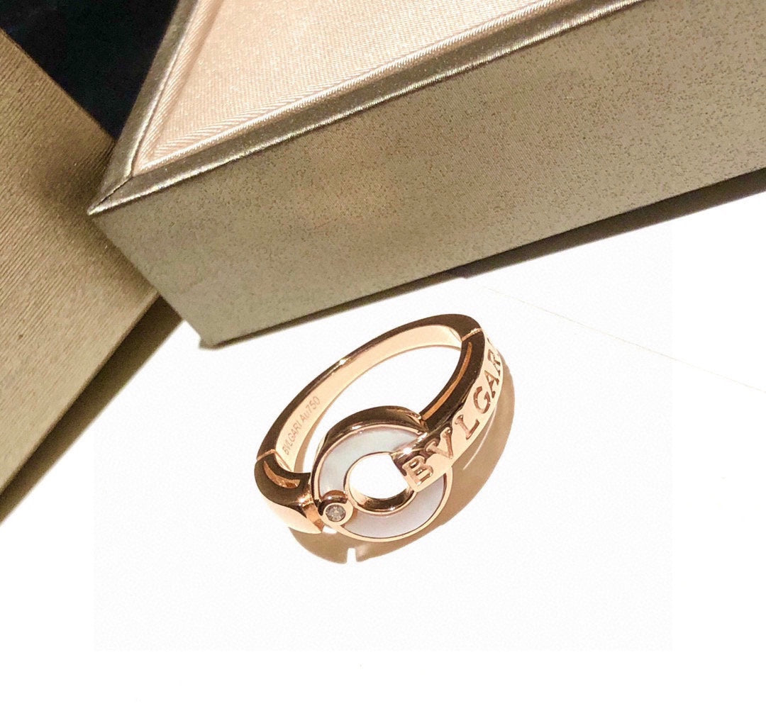 18K BVLGARI BV Pearl Ring