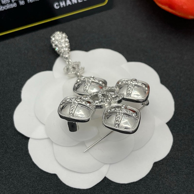 18K Chanel Diamond Shape Drop Brooch