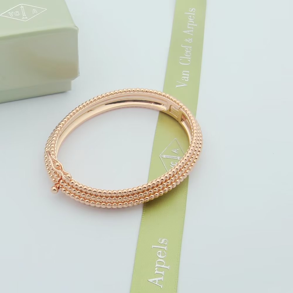 18K Van Cleef & Arpels Perlee Pearls Five Rows Bracelet