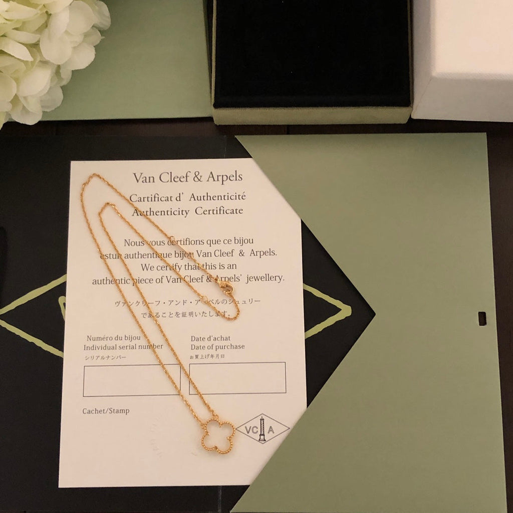 18K Van Cleef & Arpels Vintage Alhambra Pendant Clover Necklace