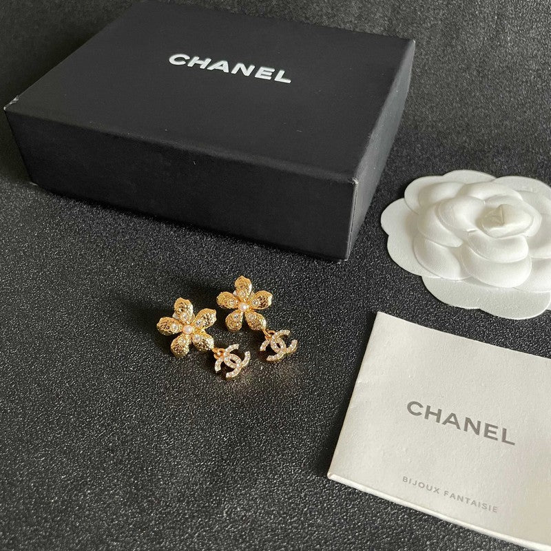 18K Chanel Diamond Flower Gold Earrings