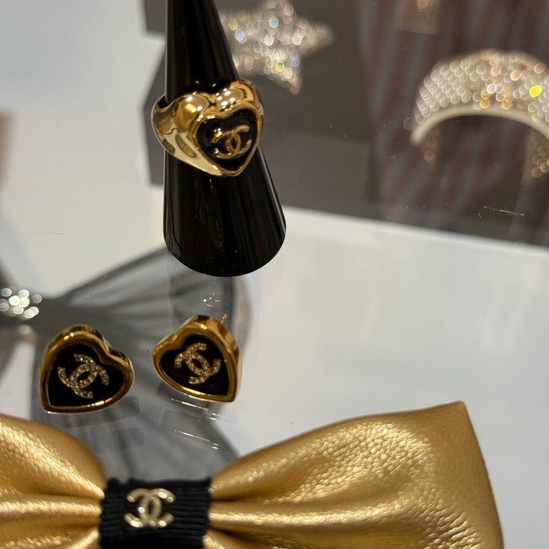18K Chanel Black Gold Heart Ring