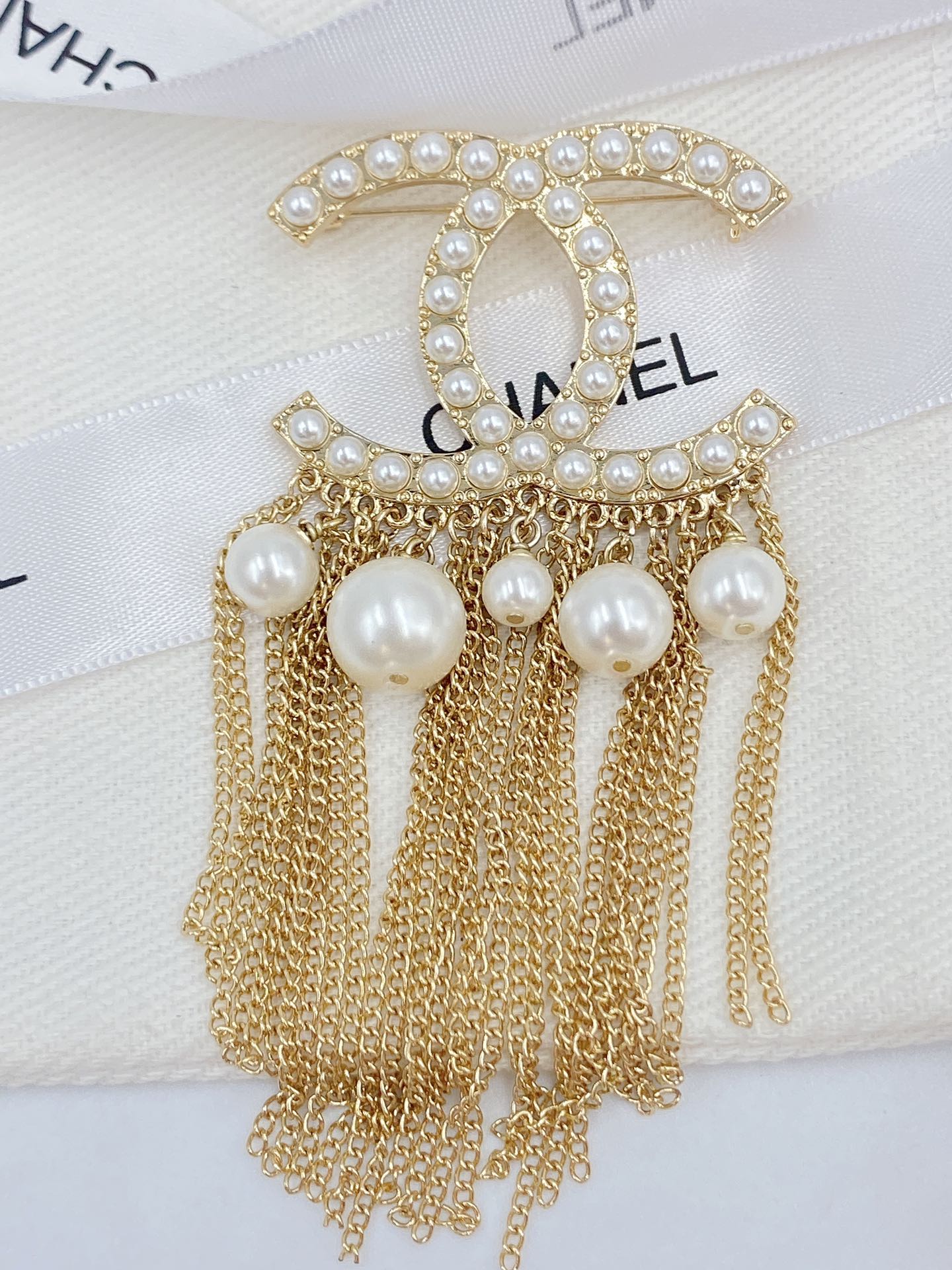 18K Chanel Pearl Tassel Brooch