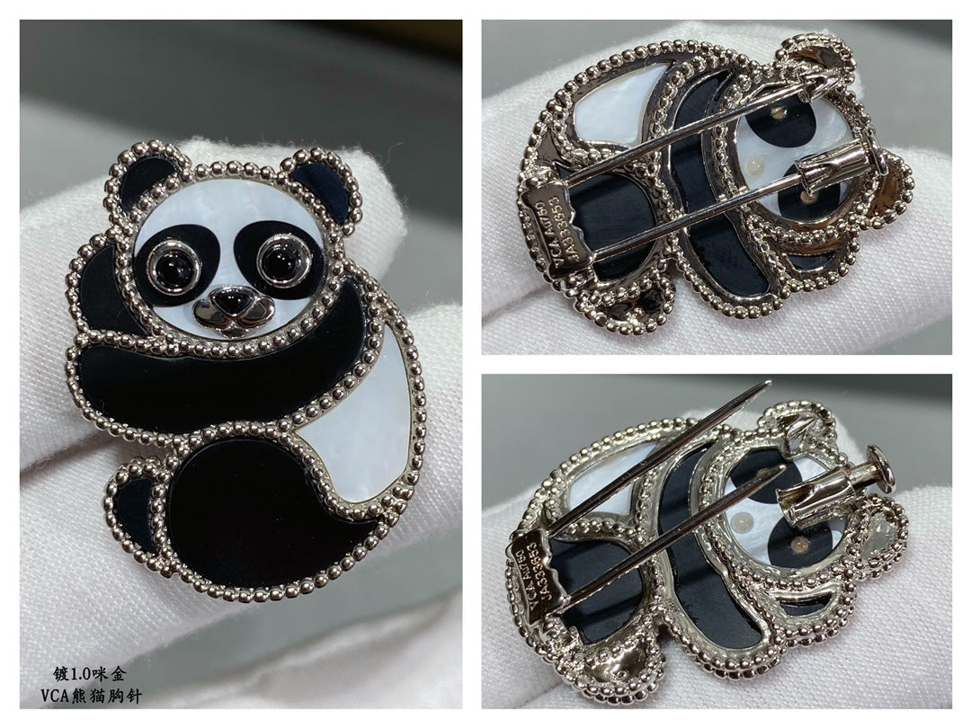 18K Van Cleef & Arpels Lucky Animals Panda Clip Brooch
