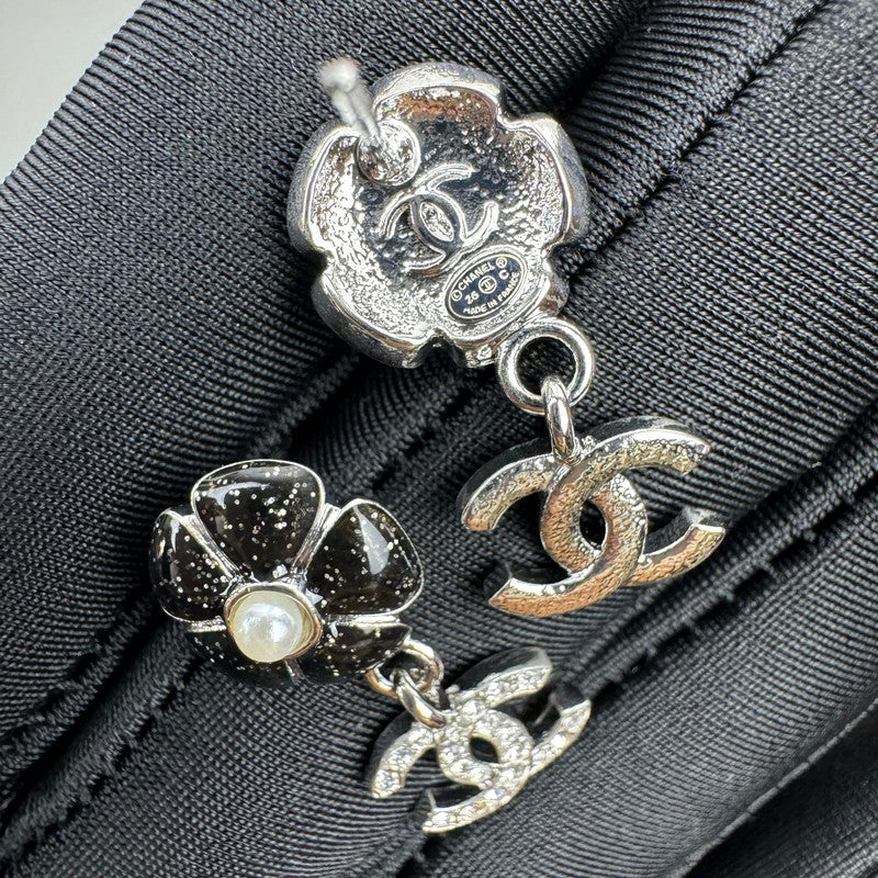 18K Chanel 26C Diamond Black Camellia Earrings