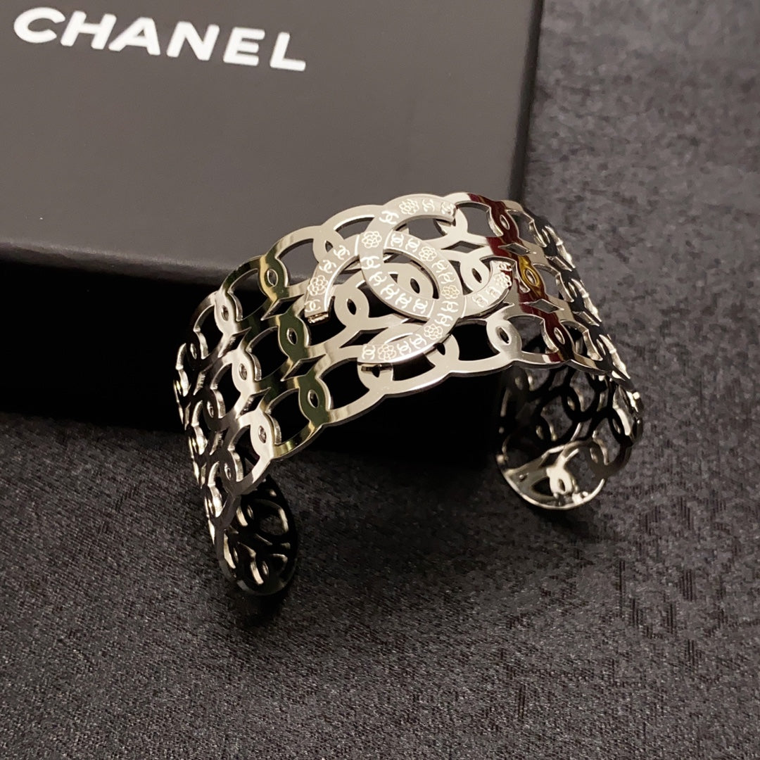 18K Chanel Vintage Cuff Bracelet