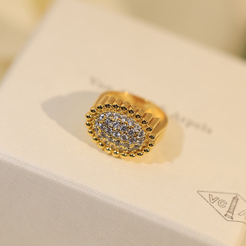 18K Van Cleef & Arpels Perlee Diamond Ring