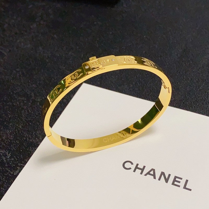 18K Chanel Diamond Bracelet