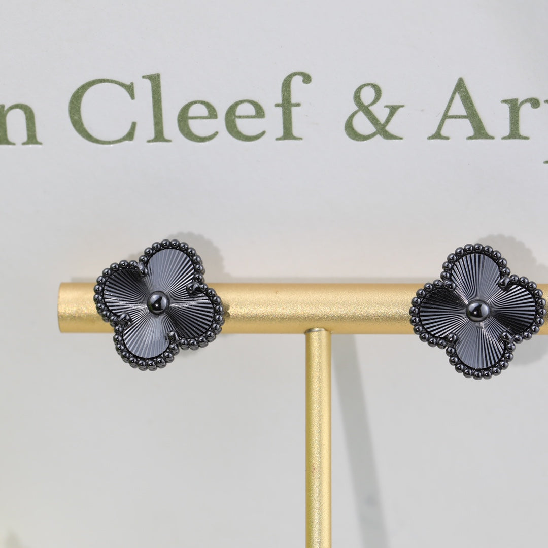 18K Van Cleef & Arpels Vintage Alhambra Black Earrings