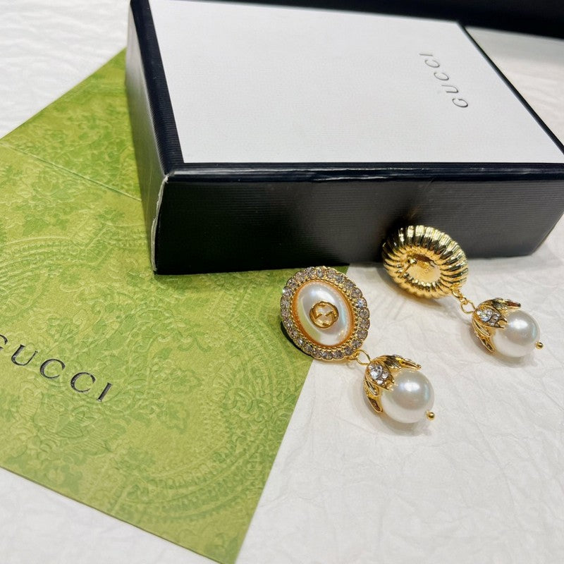 18K Gucci Flower Pearl Earrings