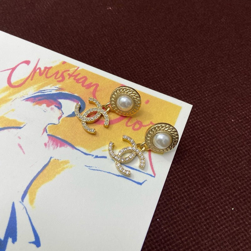 18K Chanel White Pearl Gold Earrings