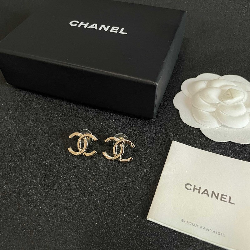 18K Chanel Vintage Gold Earrings