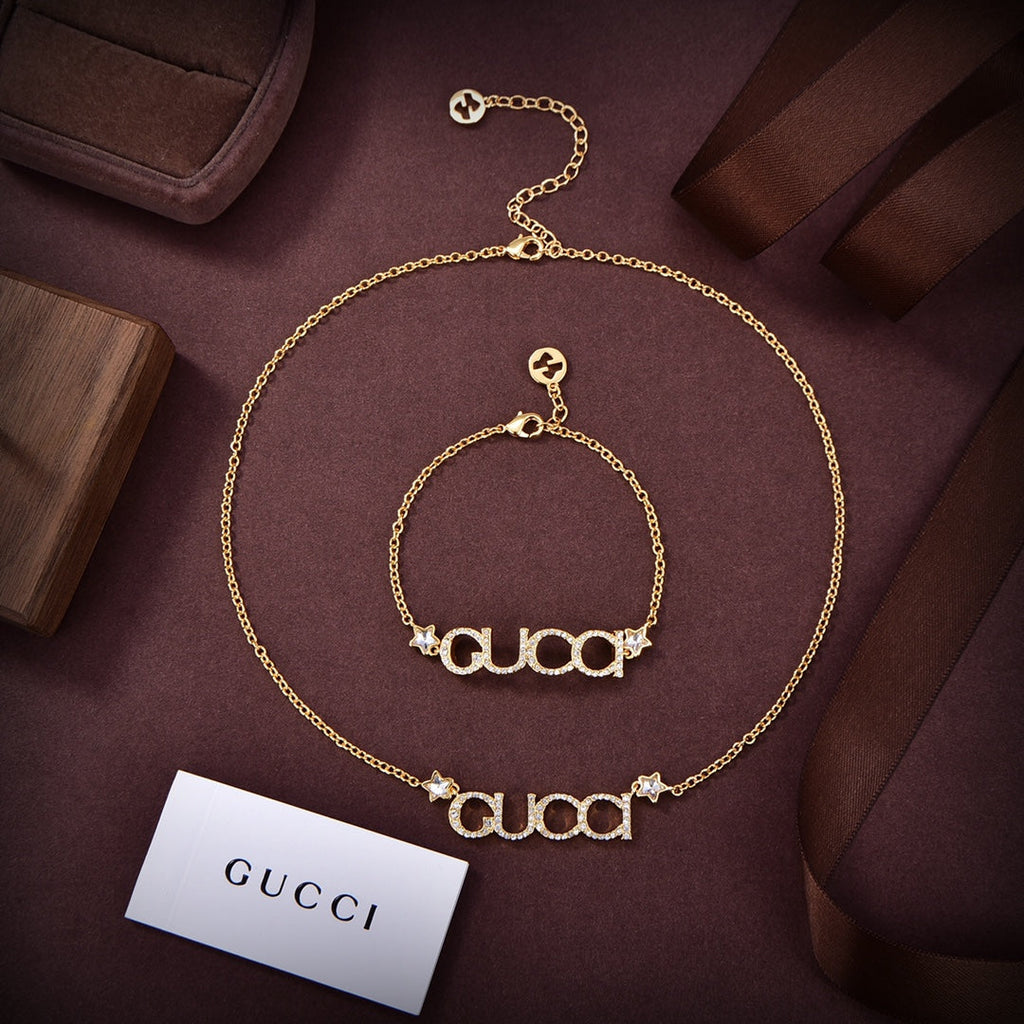 18K Gucci Embellished Script Letter Bracelet