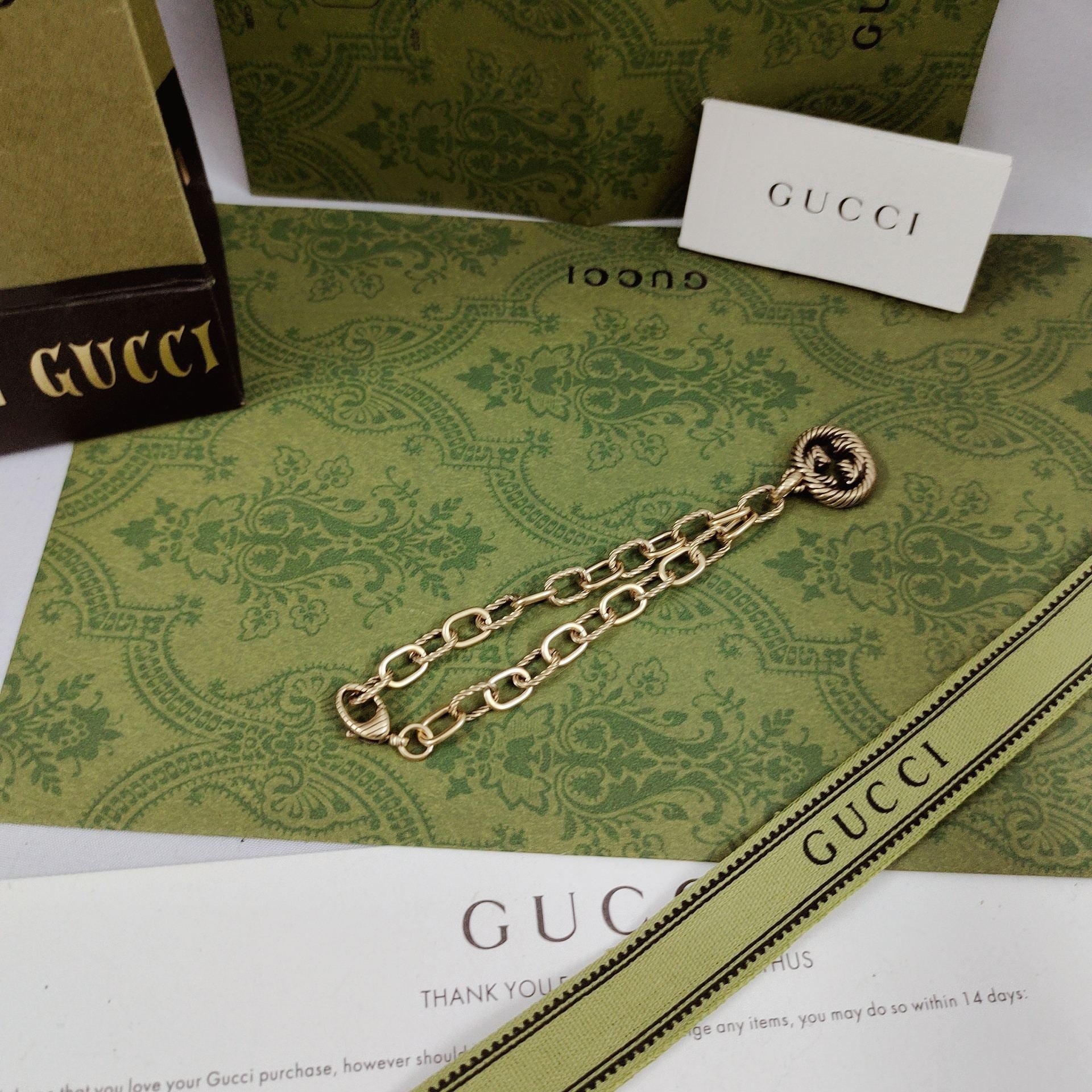 18K Gucci Striped Pendant Bracelet
