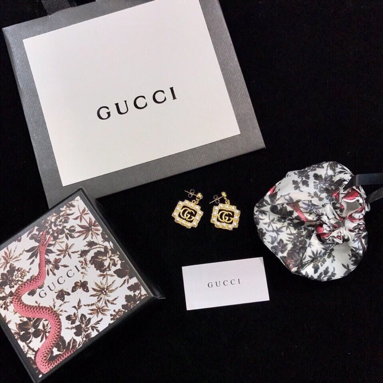 18K Gucci Square Pearl Earrings